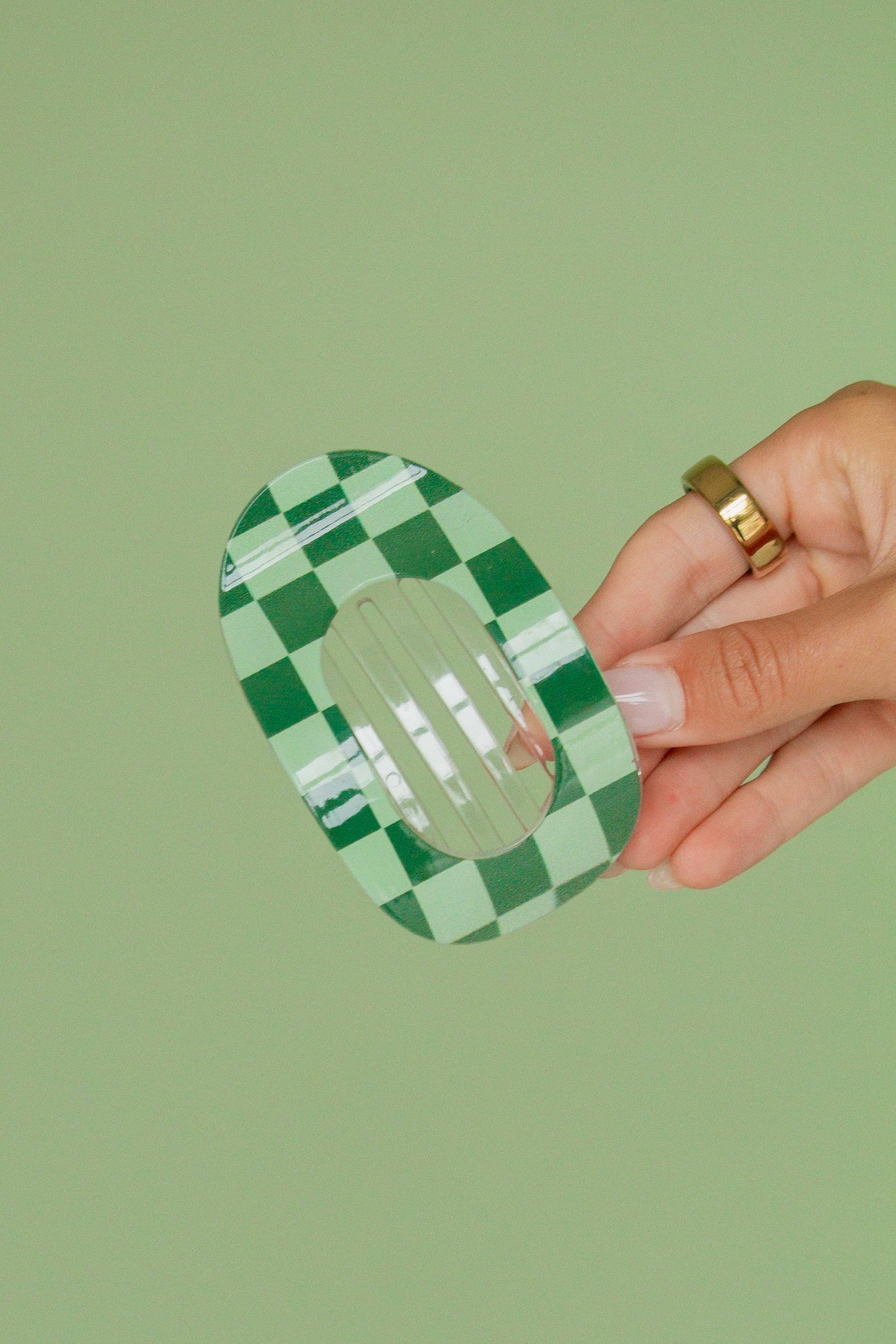 Checkered Circle Cutout Flat Claw Clip: Green Check