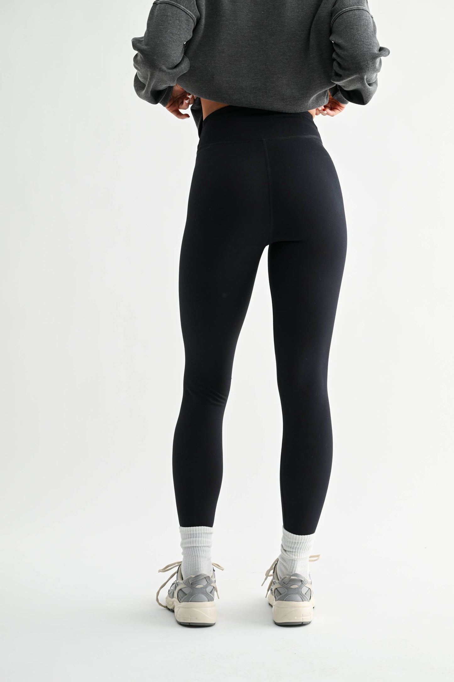 Monday Crossover Core Leggings: Black