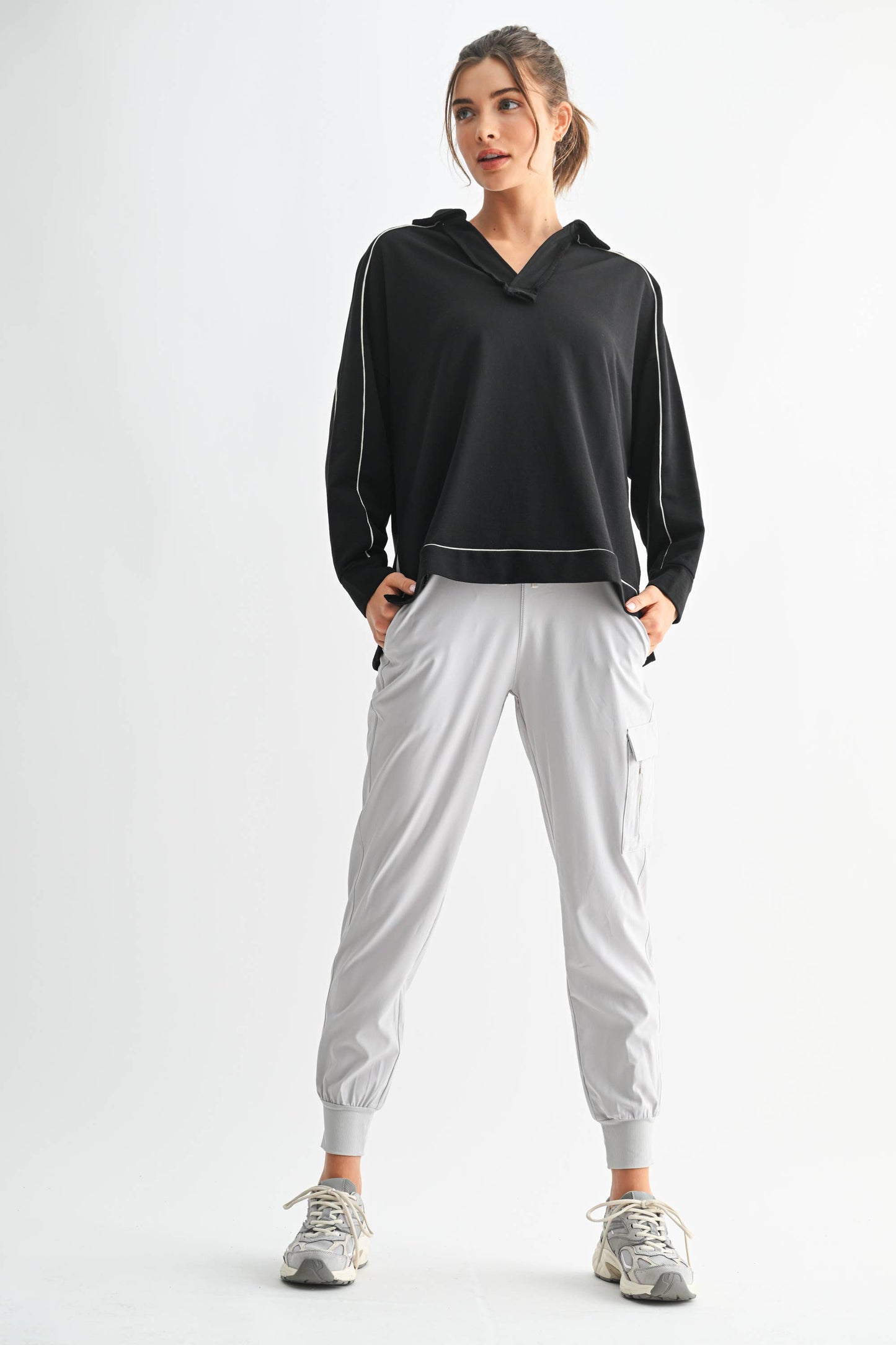 Coastline Collared Pullover: Black