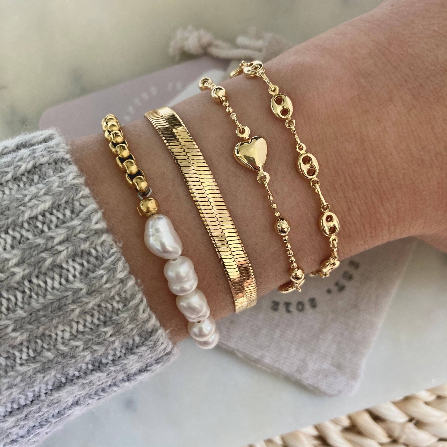 Pearls Bracelet Gold plated box chain