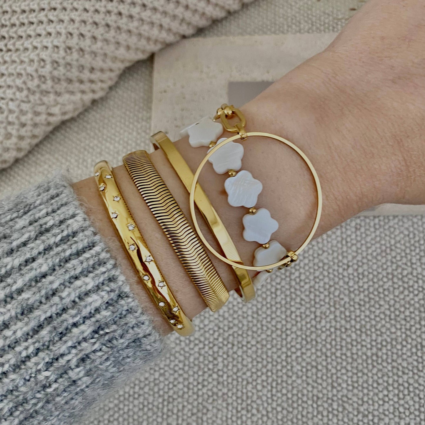 Flower Clover Shell Pearl Bracelet