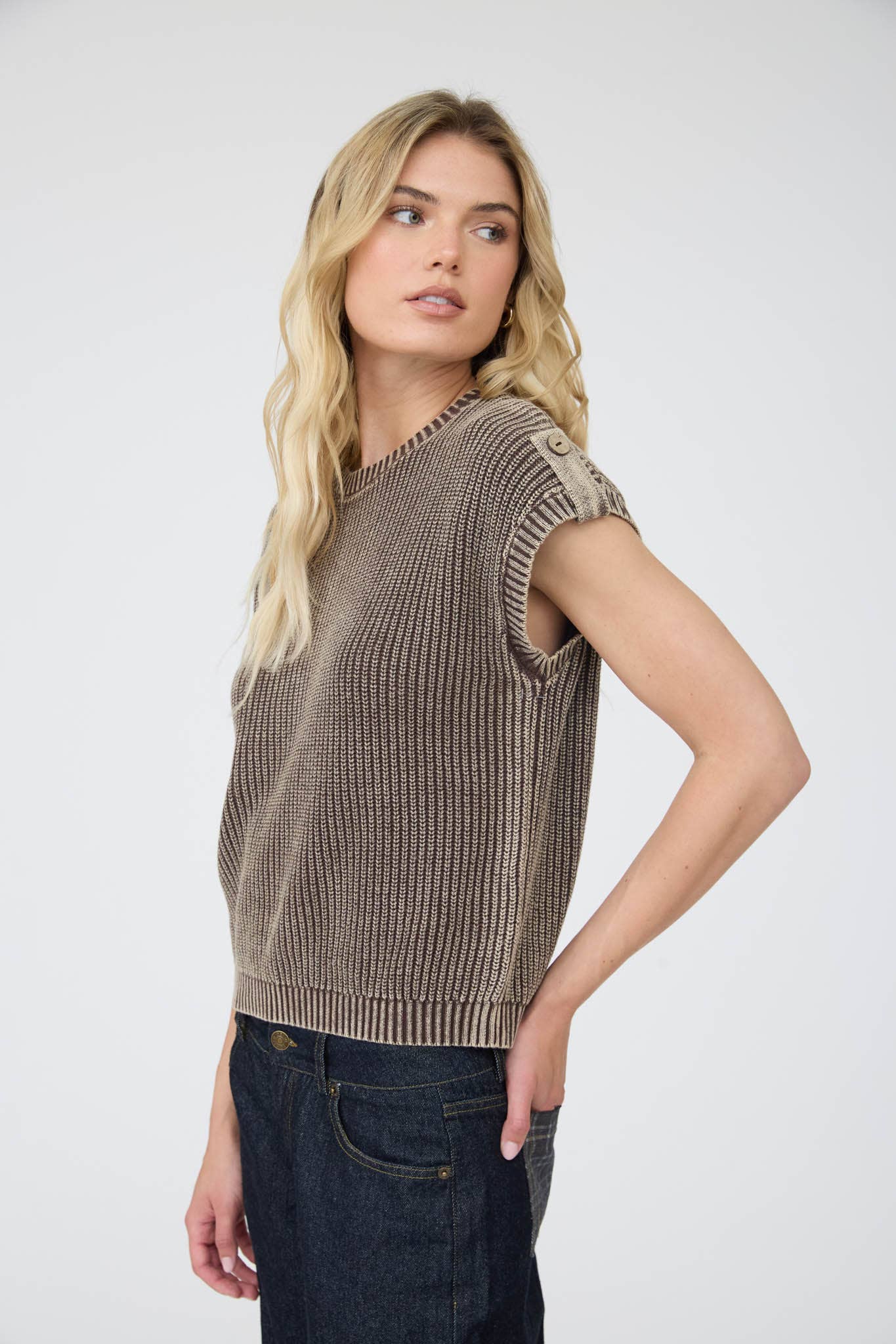 The Gina Knit Top : DARK BROWN