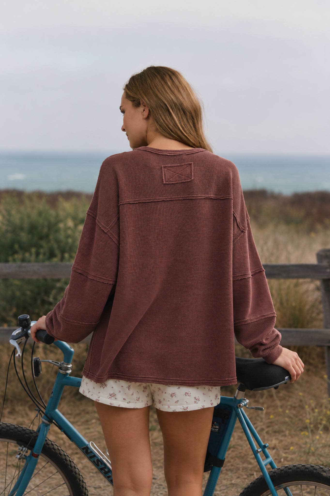 Zoey Exposed Seam: Maroon