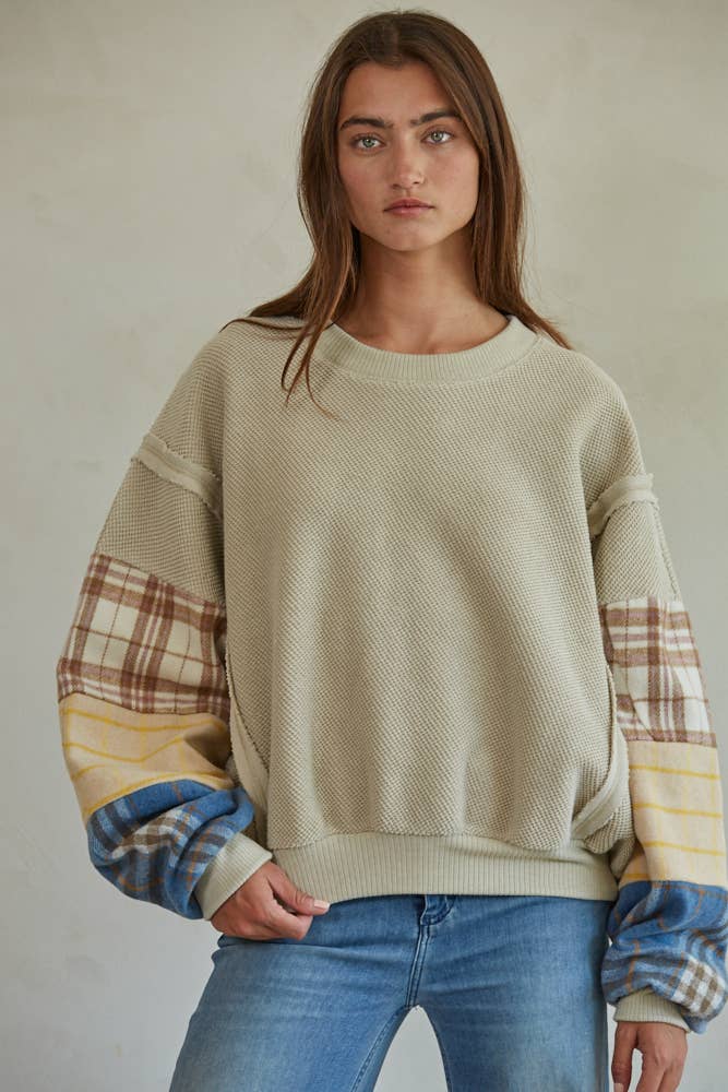 Center Of Attention Pullover