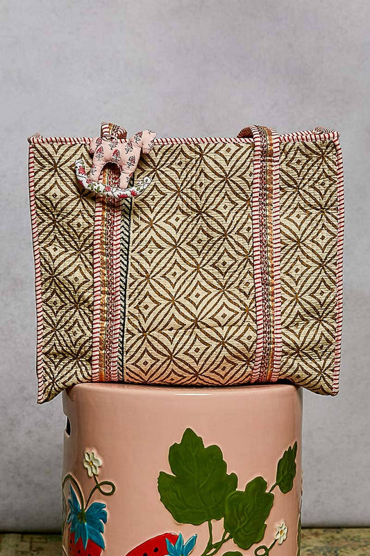Striped quilted tote bag: BEIGE MULTI